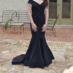 Tarik Ediz Black mermaid style formal gown. Size 6